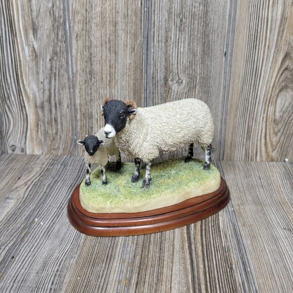 Vintage Border Fine Arts 1994 Swaledale Ewe & Lamb Figurine - Picture 1 of 7
